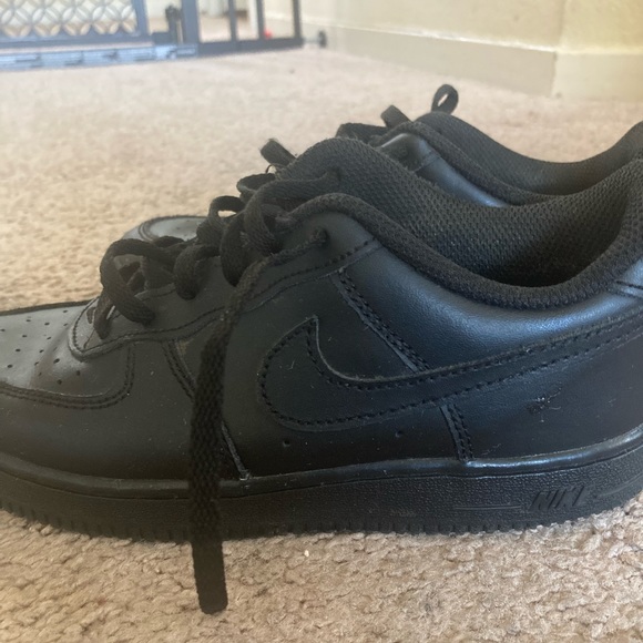 Black Air Force 1s - Picture 4 of 4